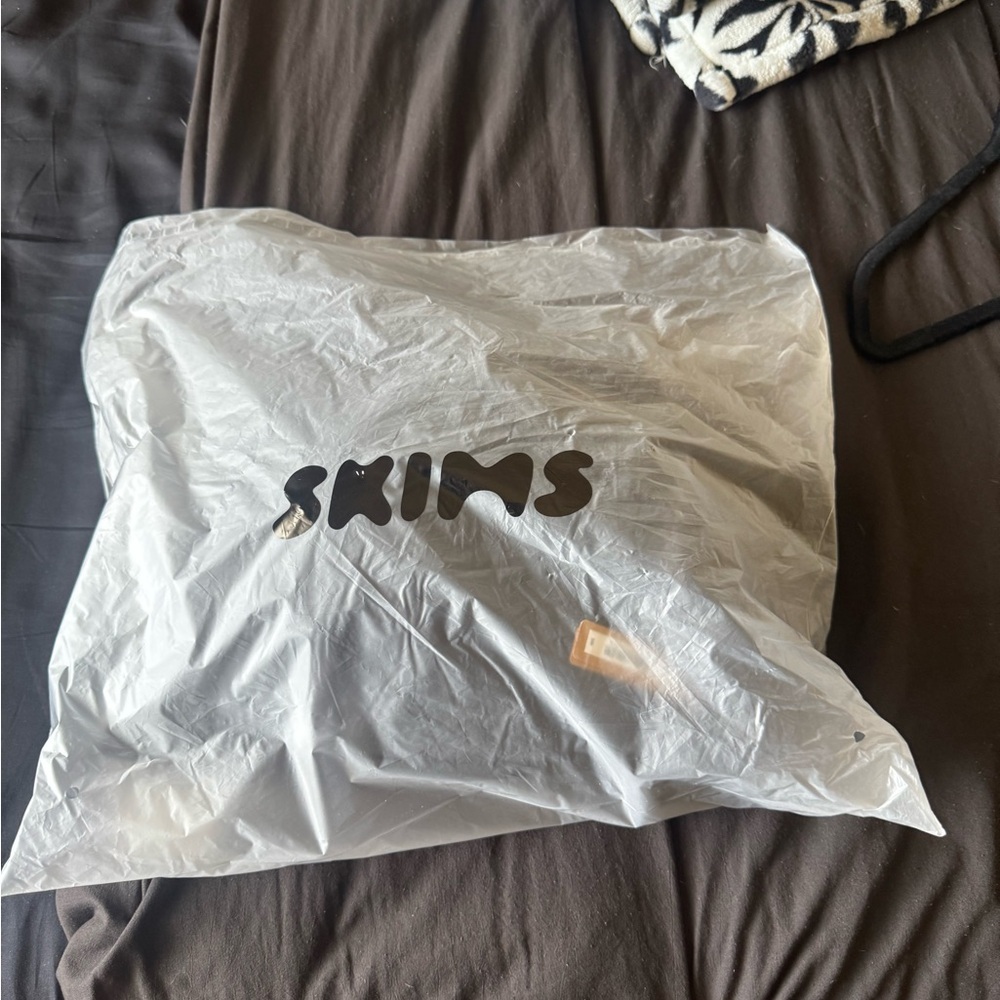 SKIMS Onyx Butt Lifting Legging